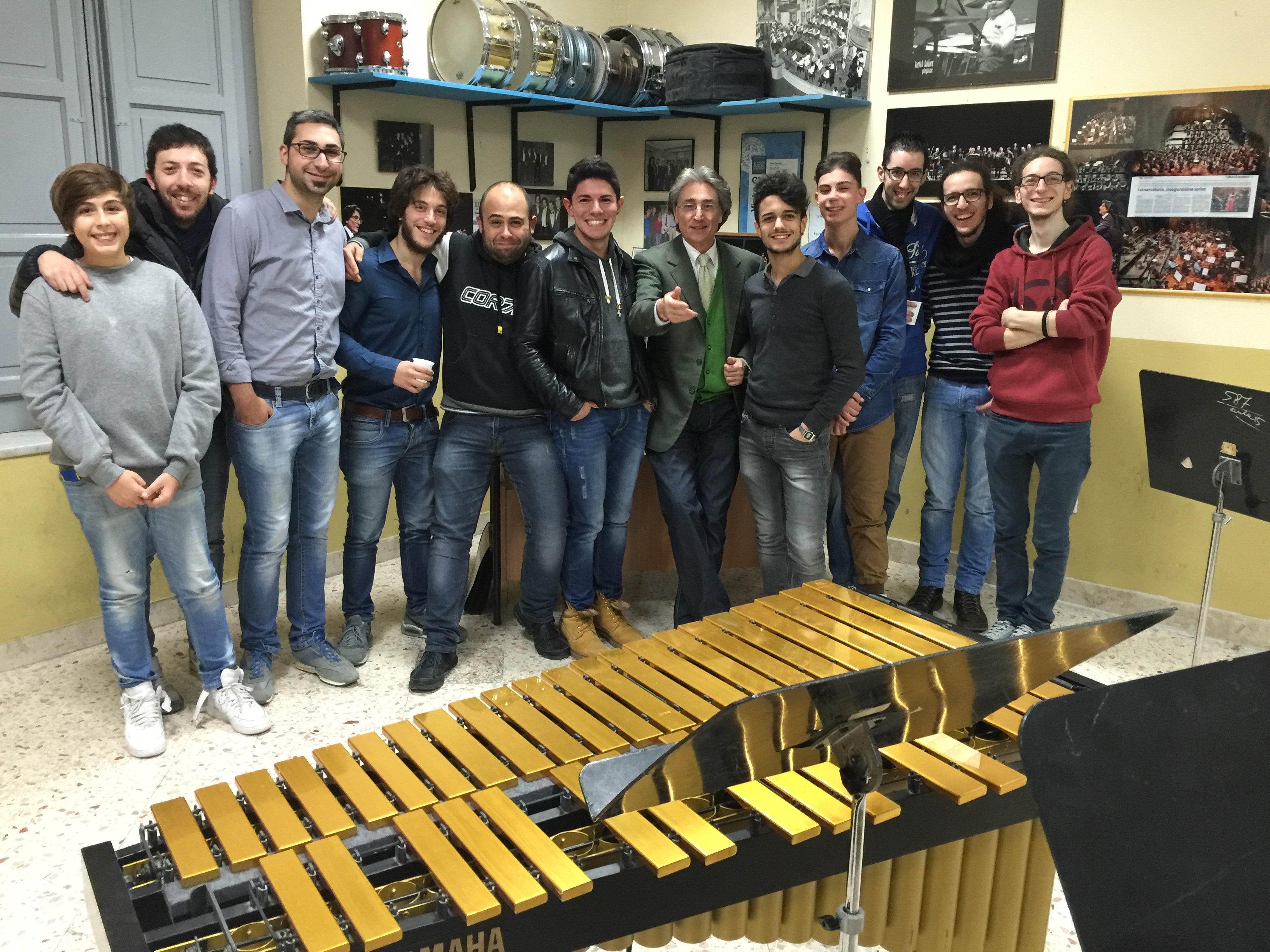 Foto di classe da sinistra: Francesco Da Campo, Antonino Dispenza, Antonino Anastasi, Luigi Cordaro, Francesco Bellomo, Me, Riccardo Caruso, Francesco Patti, Francesco Barone, Gaspare Renna.