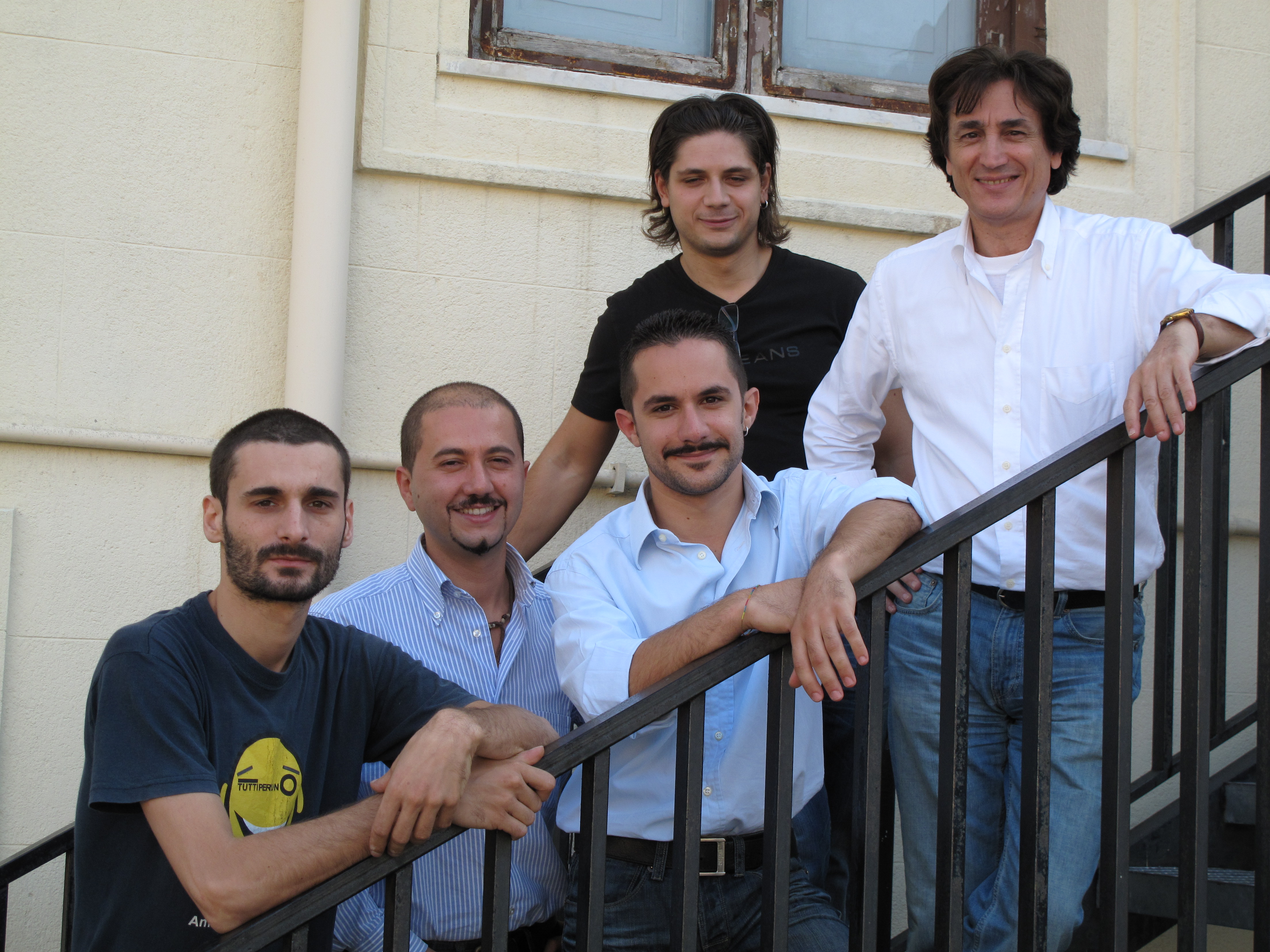 "I quattro dell'Ave Maria" + M° da sinistra: Giuseppe Sinforini, Giuseppe Mazzamuto, Antony Reina, Giovanni Diogurdi + M°.