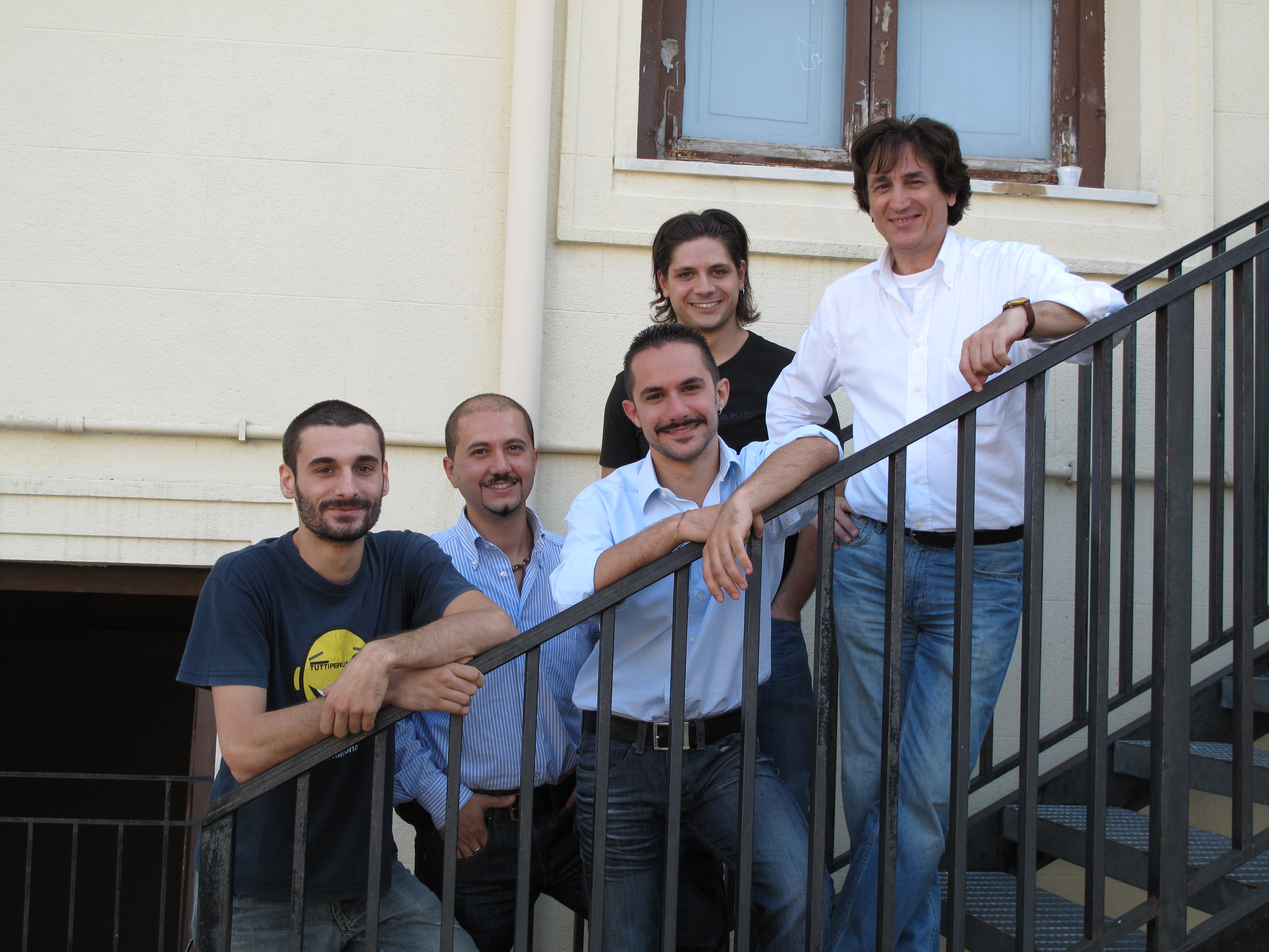"I quattro dell'Ave Maria" + M° da sinistra: Giuseppe Sinforini, Giuseppe Mazzamuto, Antony Reina, Giovanni Diogurdi + M°.